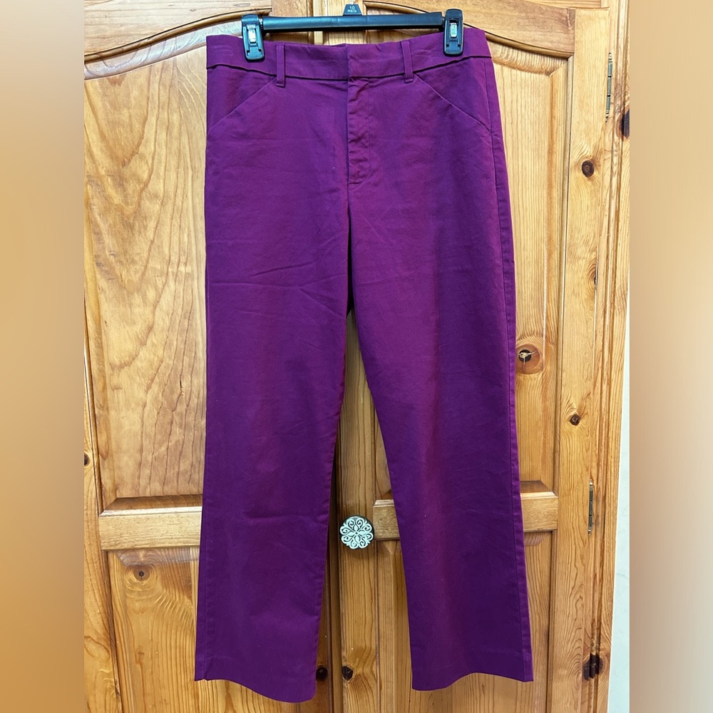 Size 6 Gap burgundy slim ankle khaki